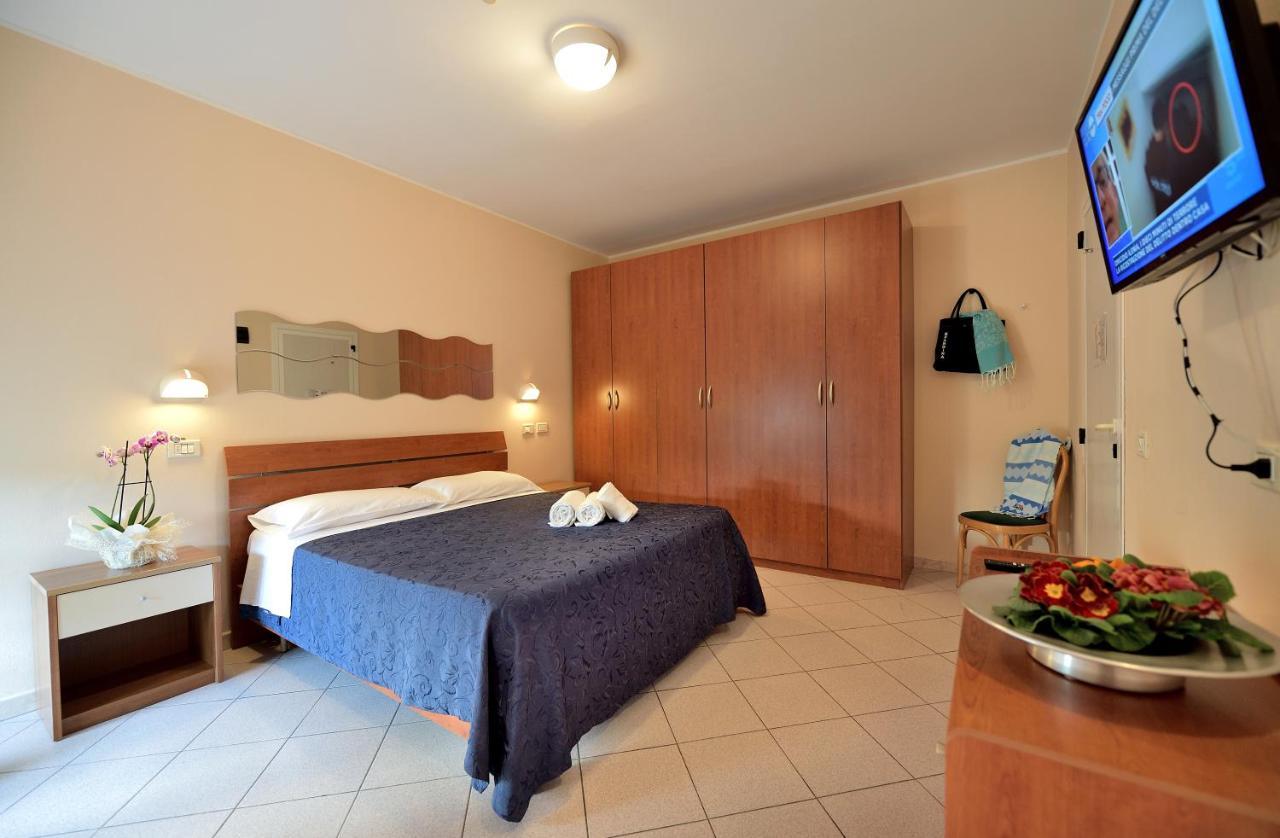 Hotel Oltremar B&B Cattolica Exterior foto