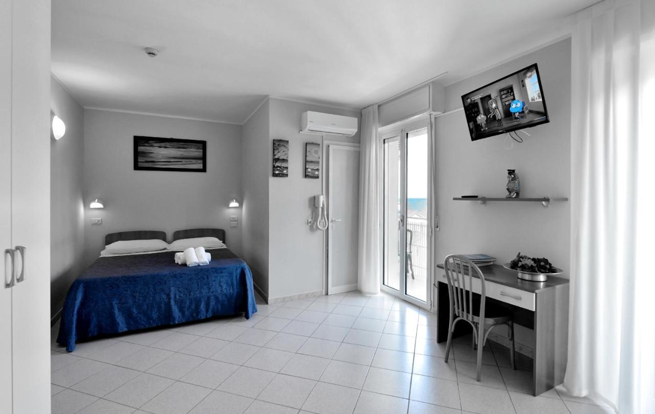 Hotel Oltremar B&B Cattolica Exterior foto