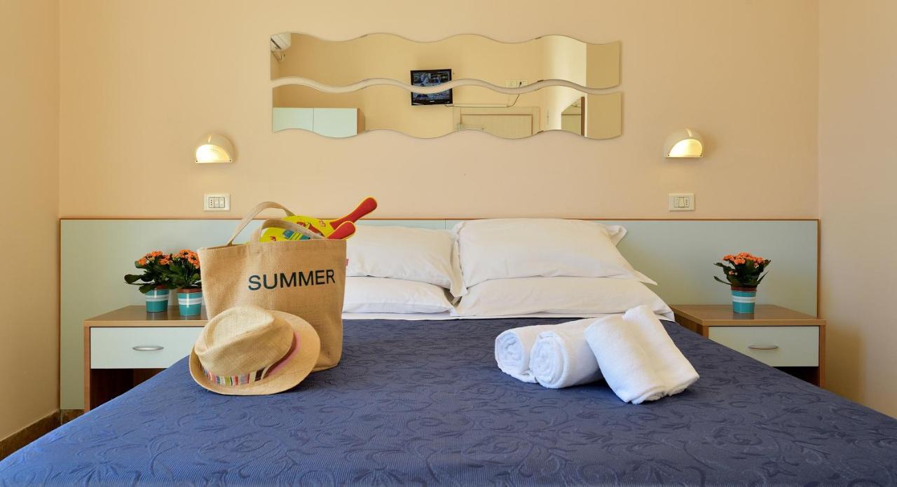 Hotel Oltremar B&B Cattolica Exterior foto