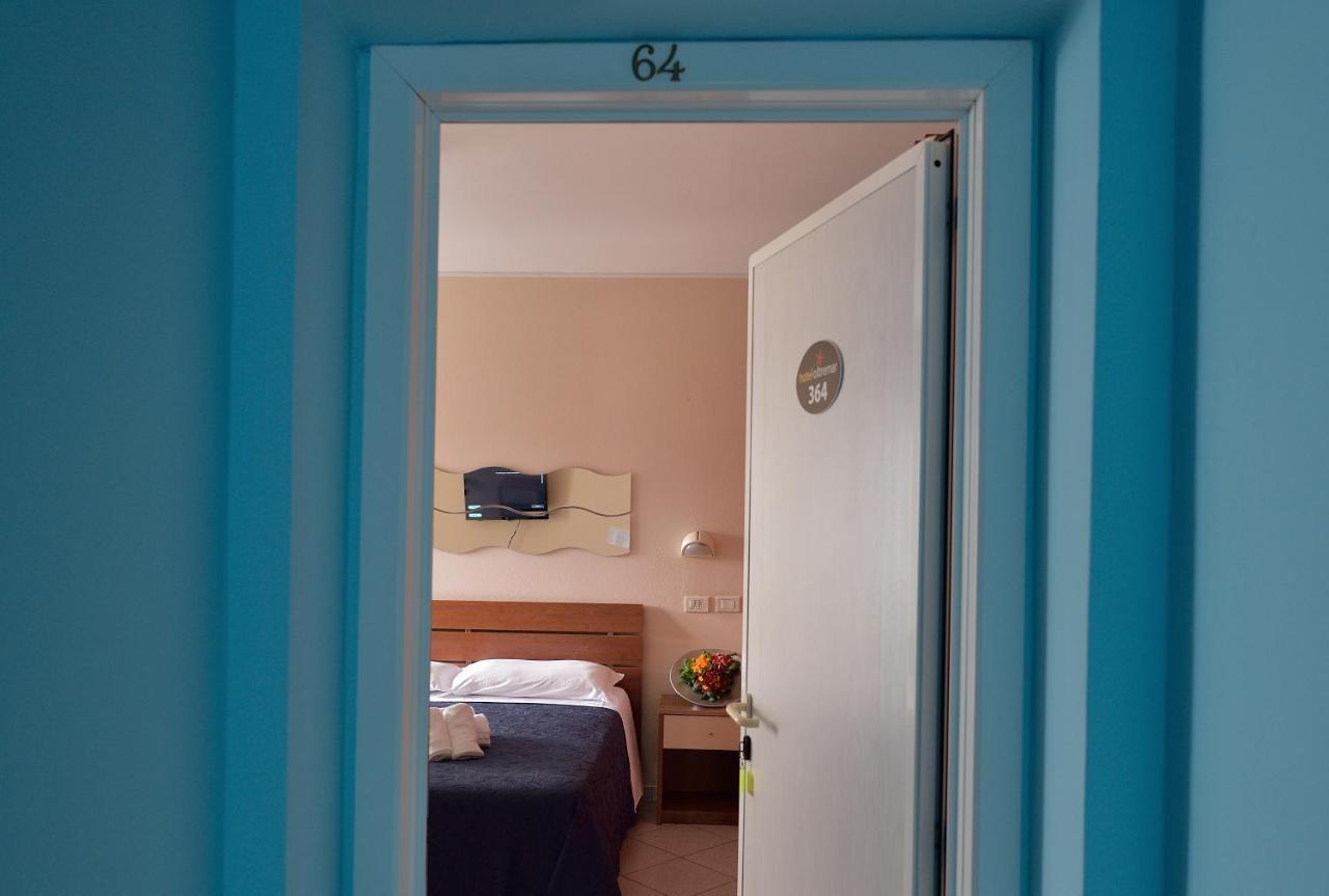 Hotel Oltremar B&B Cattolica Exterior foto